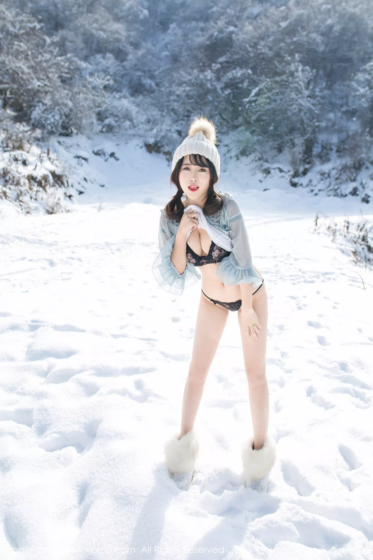 秀人集.com_[XiuRen秀人网]No.720_嫩模兜豆靓Youlina冰天雪地里黑色蕾丝内裤冰冷诱惑写真51P