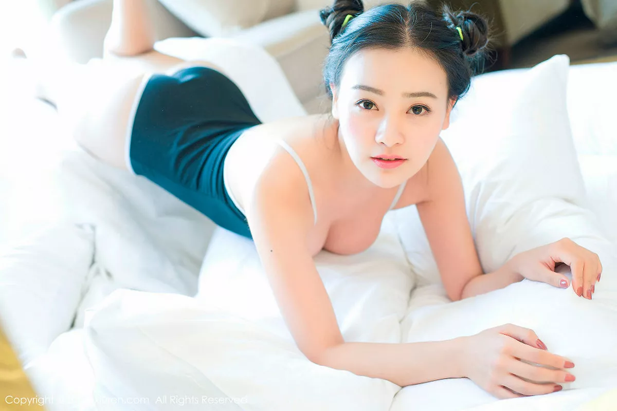 秀人集.com_[XiuRen秀人网]No.684_嫩模芈琳娜居家蓝色低胸体操服秀美胸白色死库水性感写真62P