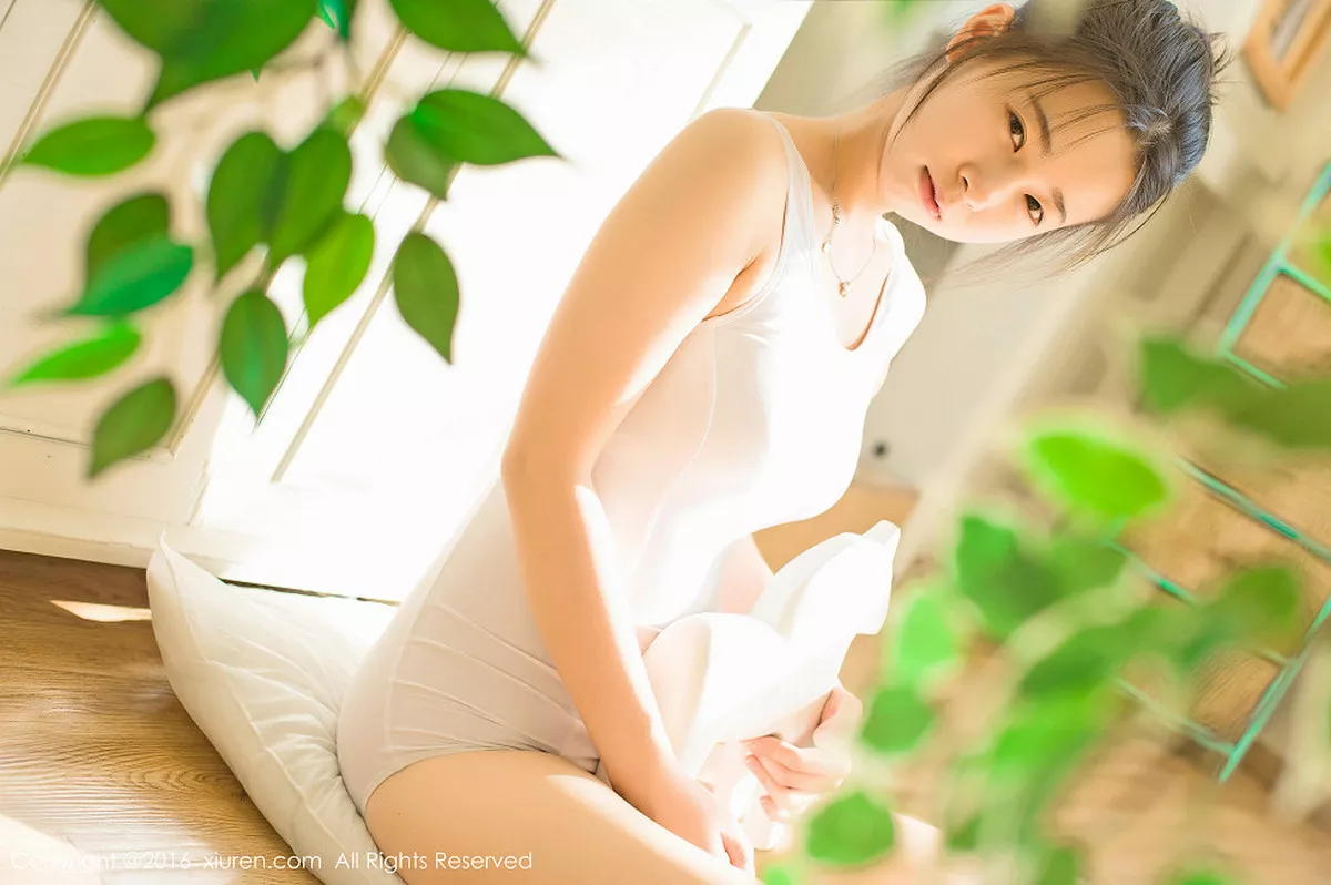 秀人集.com_[XiuRen秀人网]No.641_嫩模草莓zz智齿美少女白色日系死库水秀傲人巨乳写真64P