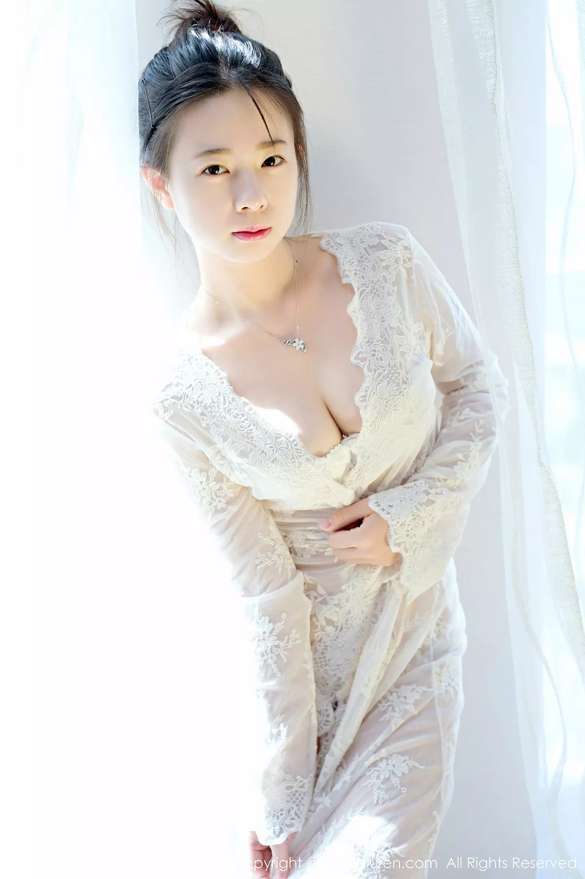 秀人集.com_[XiuRen秀人网]No.641_嫩模草莓zz智齿美少女白色日系死库水秀傲人巨乳写真64P