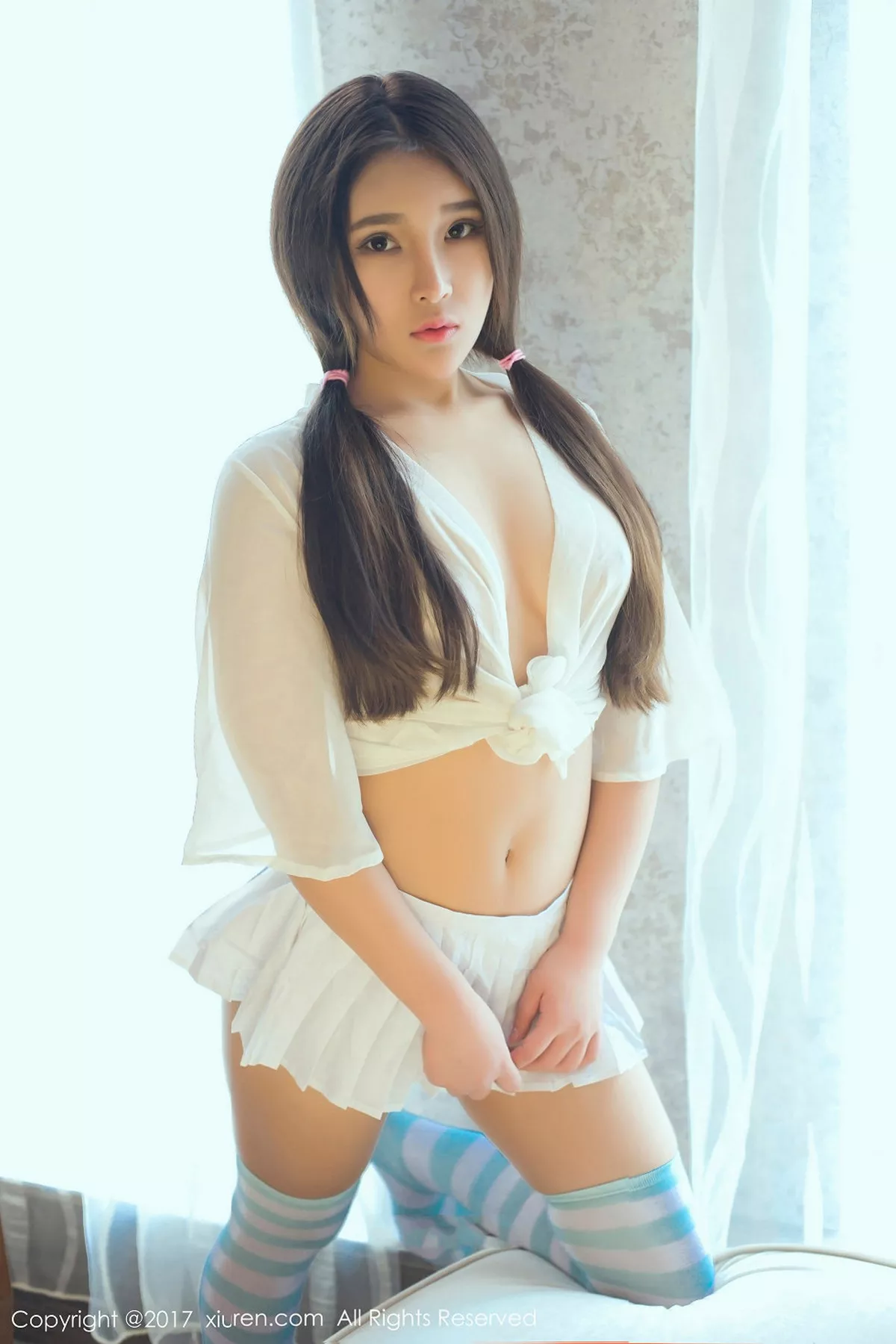 秀人集.com_[XiuRen秀人网]No.783_嫩模当然是小熊呀黑色破烂丝袜+百褶裙开胸撩人姿势诱惑写真44P