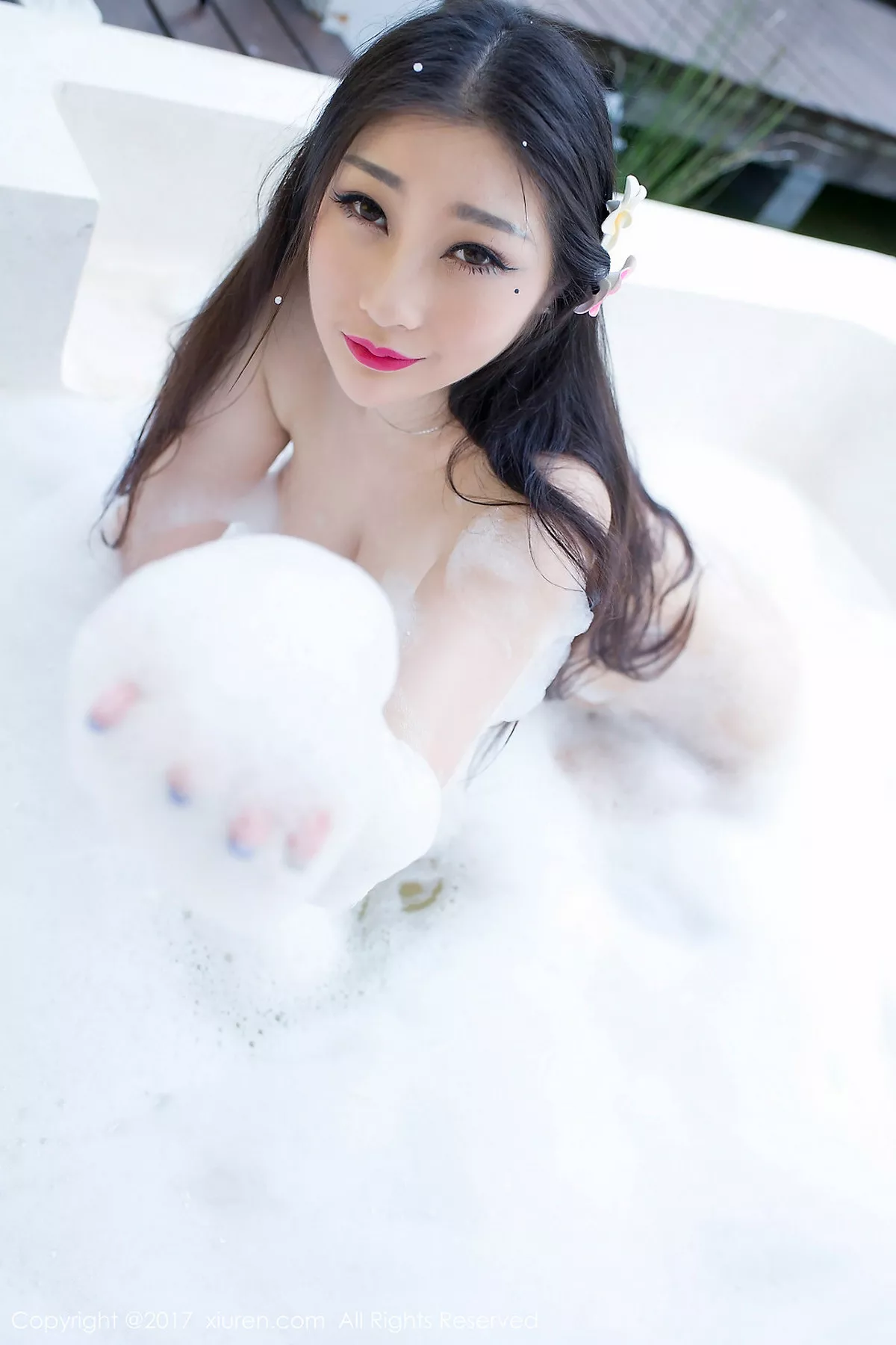 秀人集.com_[XiuRen秀人网]No.781_嫩模妲己_Toxic室外浴缸里全裸泡泡浴大尺度爆乳诱惑写真56P