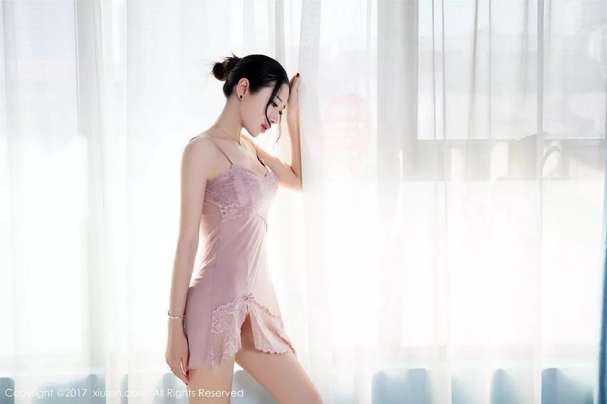 秀人集.com_[XiuRen秀人网]No.806_嫩模馨怡粉色薄纱睡裙真空隐现豪乳大尺度撩人诱惑写真50P