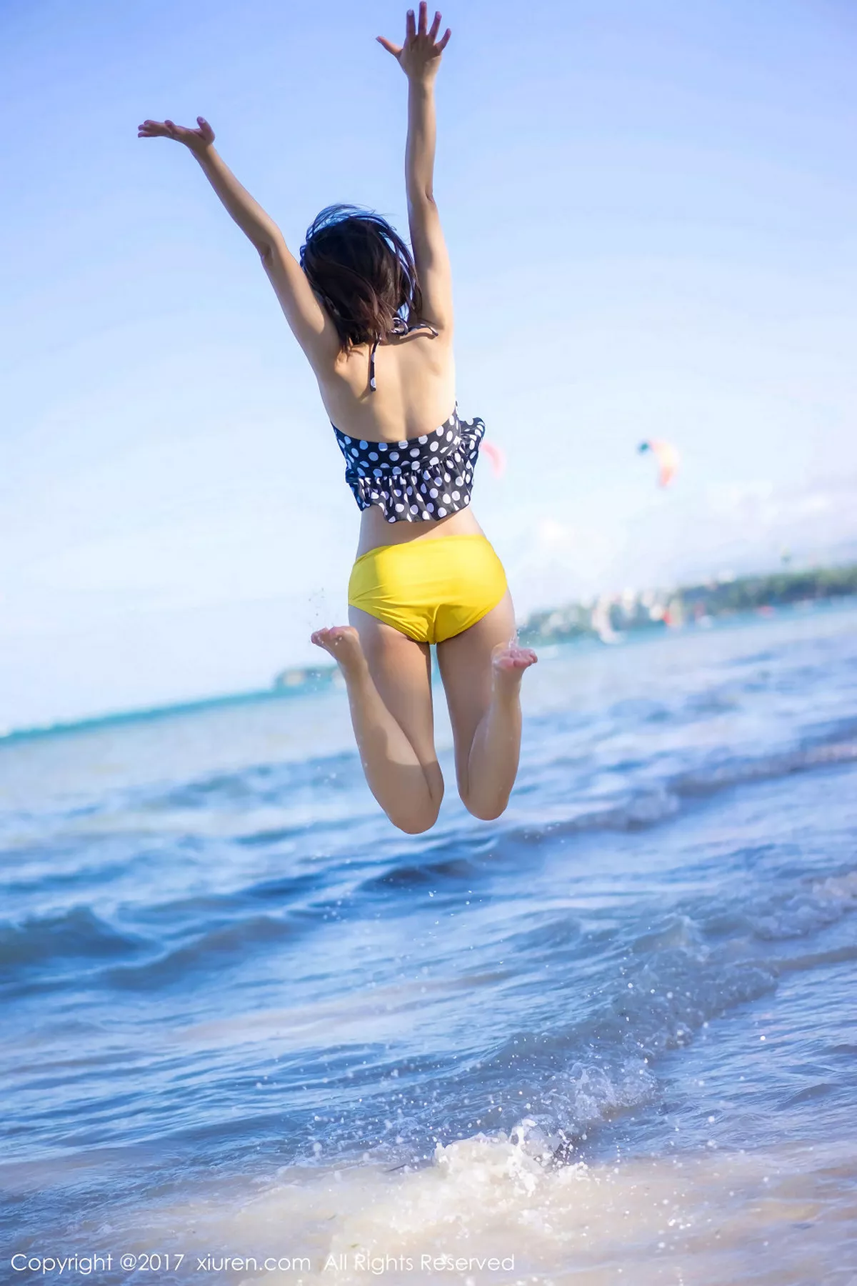 秀人集.com_[XiuRen秀人网]No.814_嫩模兜豆靓Youlina长滩旅拍户外沙滩内衣清爽迷人写真50P