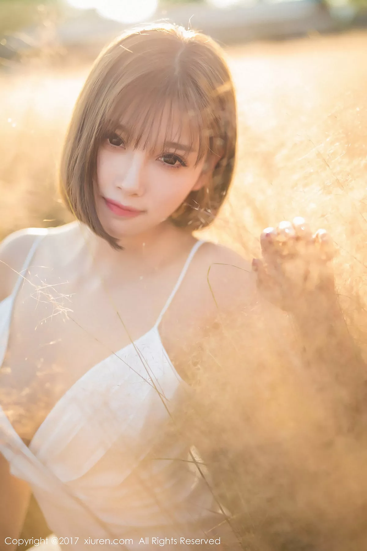 秀人集.com_[XiuRen秀人网]No.847_甜美女神杨晨晨户外花丛中白色蕾丝内衣秀完美身材性感写真50P