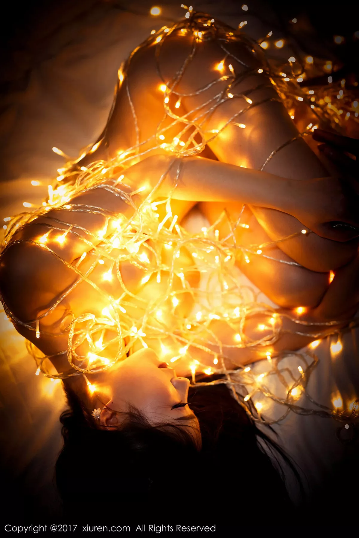 秀人集.com_[XiuRen秀人网]No.842_嫩模宋-KiKi大尺度灯带裹身全裸秀完美身材闪亮诱惑写真45P