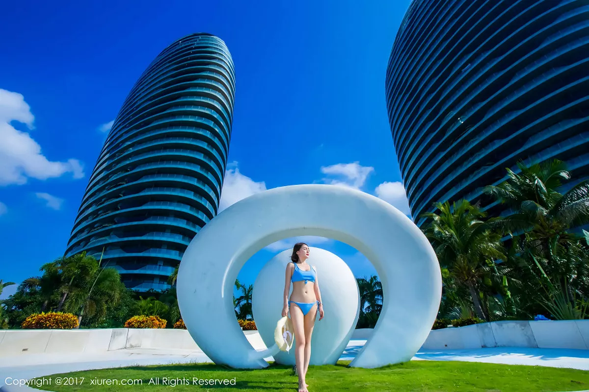 秀人集.com_[XiuRen秀人网]No.858_嫩模廿十海南三亚旅拍蓝天白云海边性感比基尼写真45P