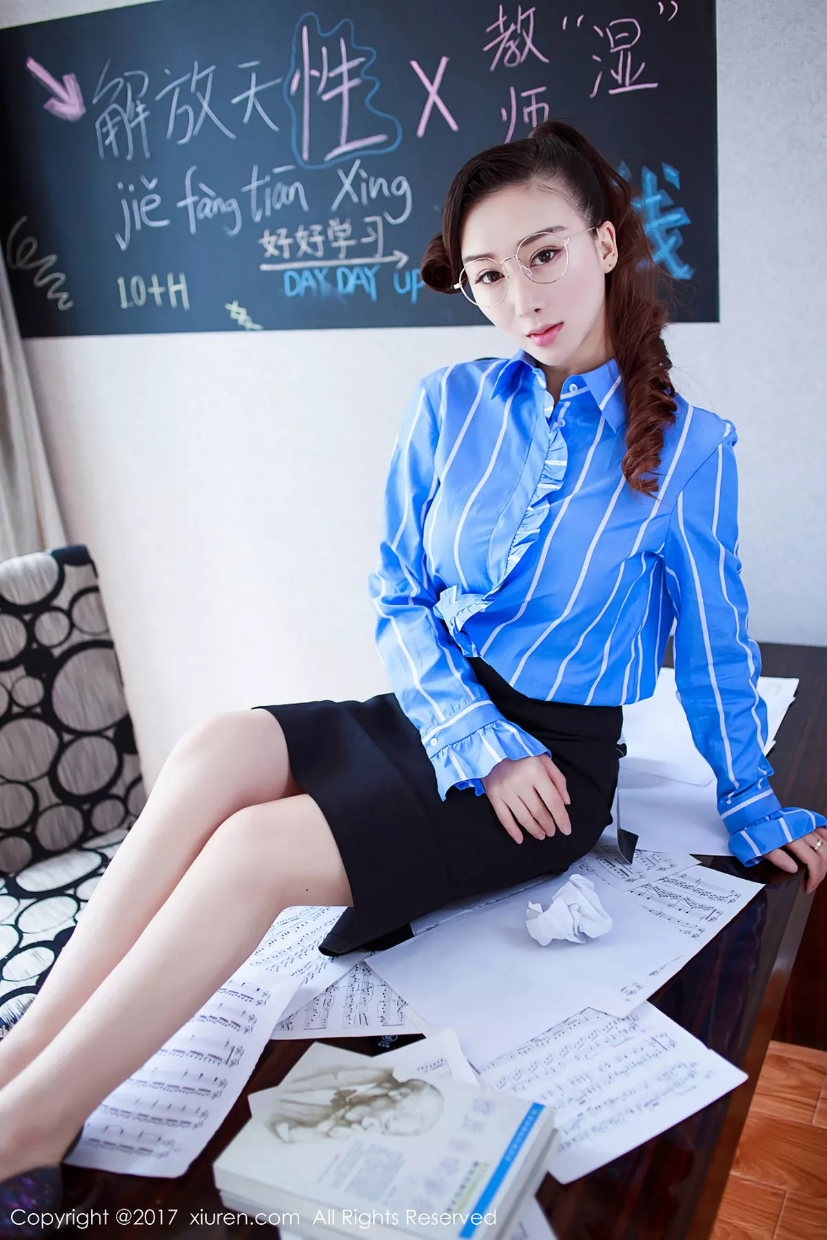 秀人集.com_[XiuRen秀人网]No.852_性感女神邹晶晶女王教师OL真空血滴子遮点撩人诱惑写真50P