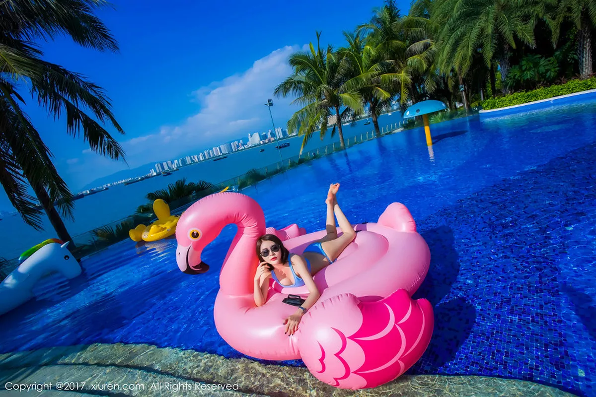 秀人集.com_[XiuRen秀人网]No.858_嫩模廿十海南三亚旅拍蓝天白云海边性感比基尼写真45P