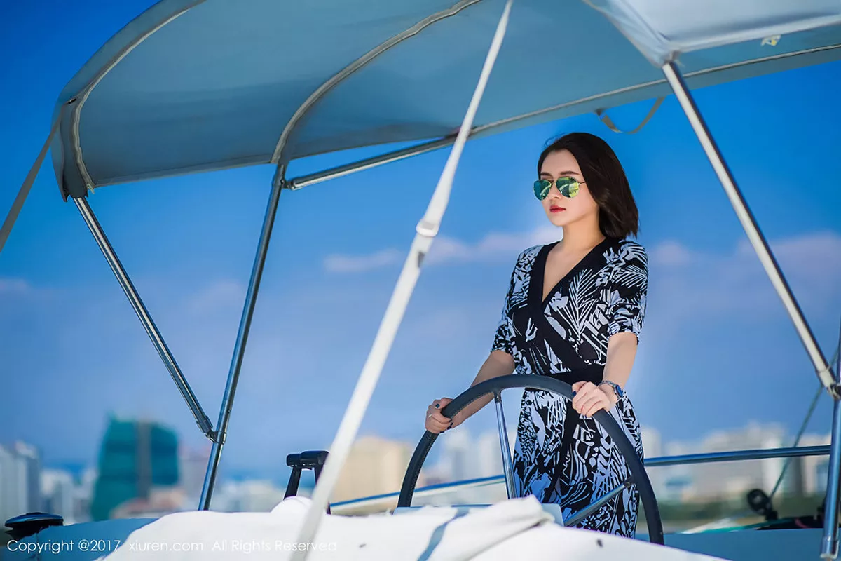 秀人集.com_[XiuRen秀人网]No.858_嫩模廿十海南三亚旅拍蓝天白云海边性感比基尼写真45P