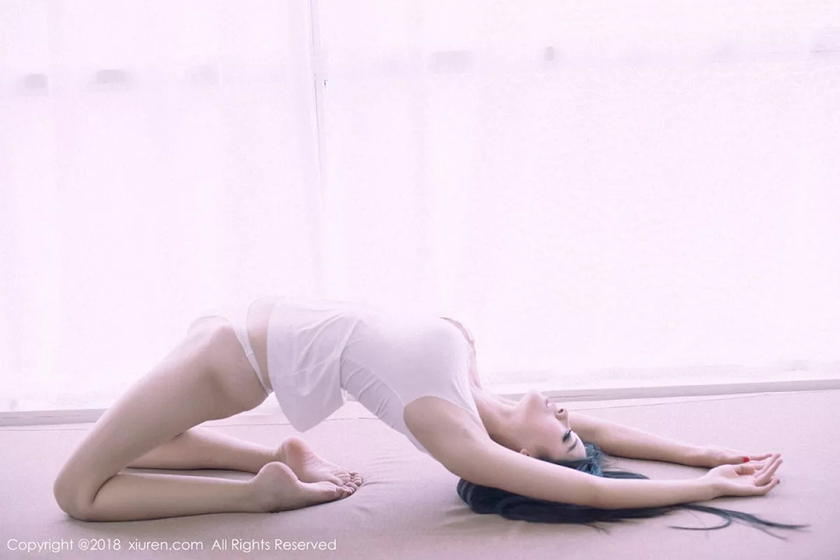 秀人集.com_[XiuRen秀人网]No.885_嫩模空白Ivy涂油爆乳连体泳衣+白色连体瑜伽完美诱惑写真50P