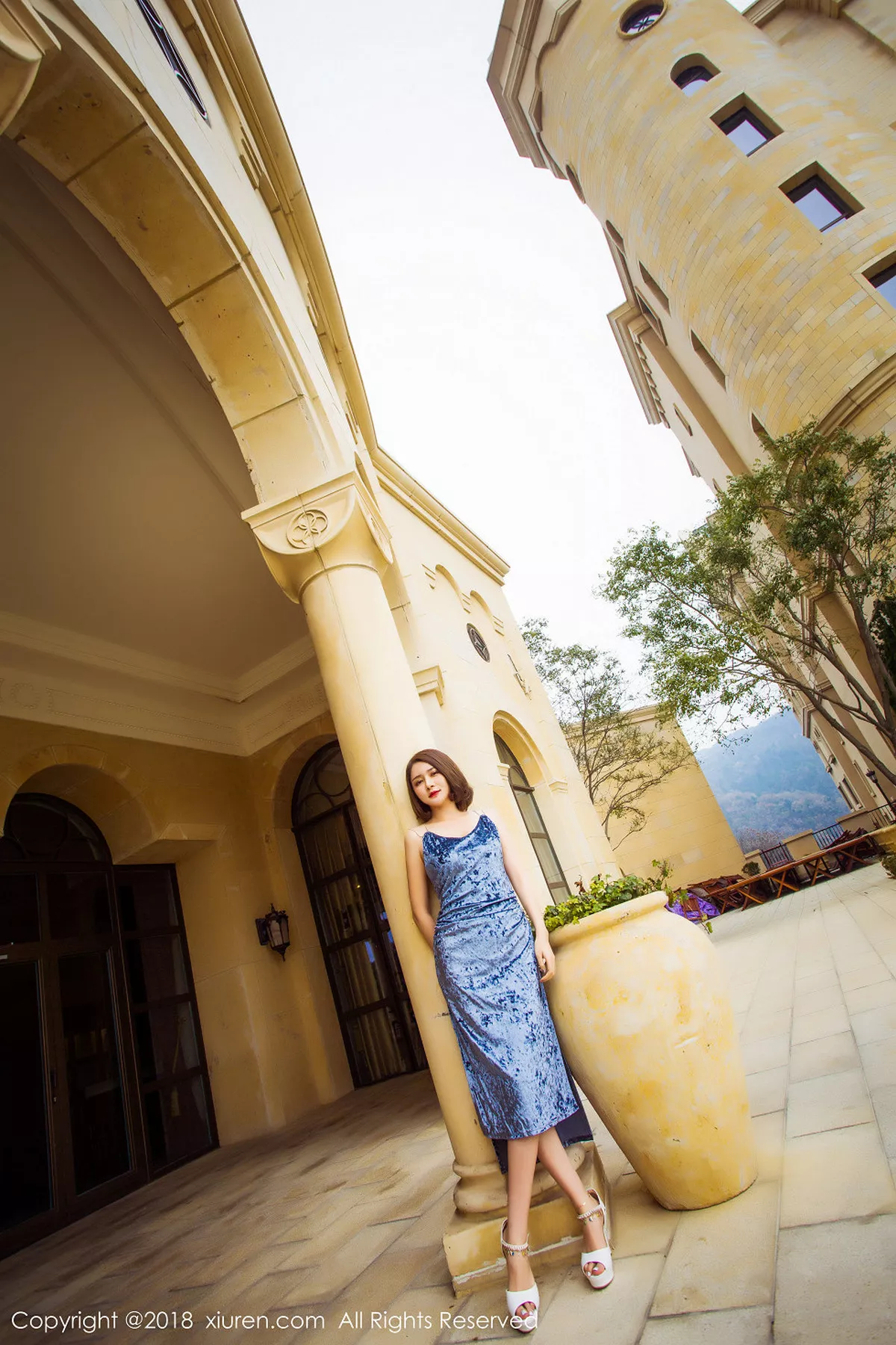 秀人集.com_[XiuRen秀人网]No.935_嫩模廿十居家私房红色塑身内衣秀完美身材白嫩肌肤性感写真58P