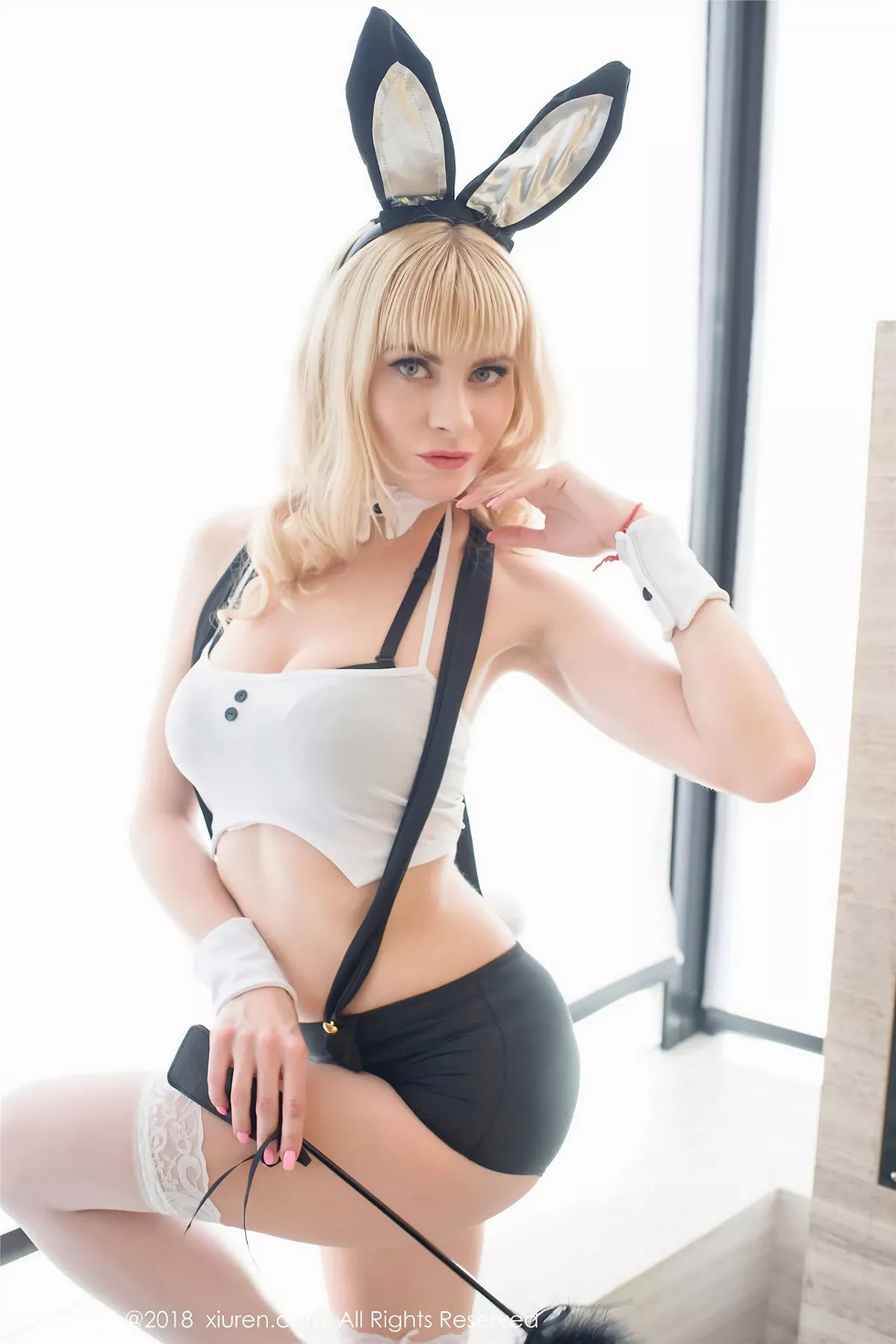 秀人集.com_[XiuRen秀人网]No.936_俄罗斯美女娜塔莎nasa经典女警制服+酒吧兔女郎诱惑写真47P