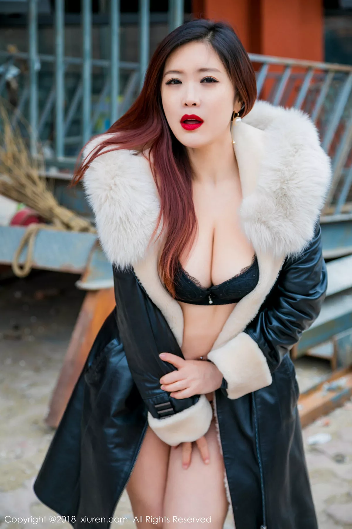 秀人集.com_[XiuRen秀人网]No.953_嫩模西希白兔户外红色内衣半脱内裤秀白嫩翘臀屁沟诱惑写真66P