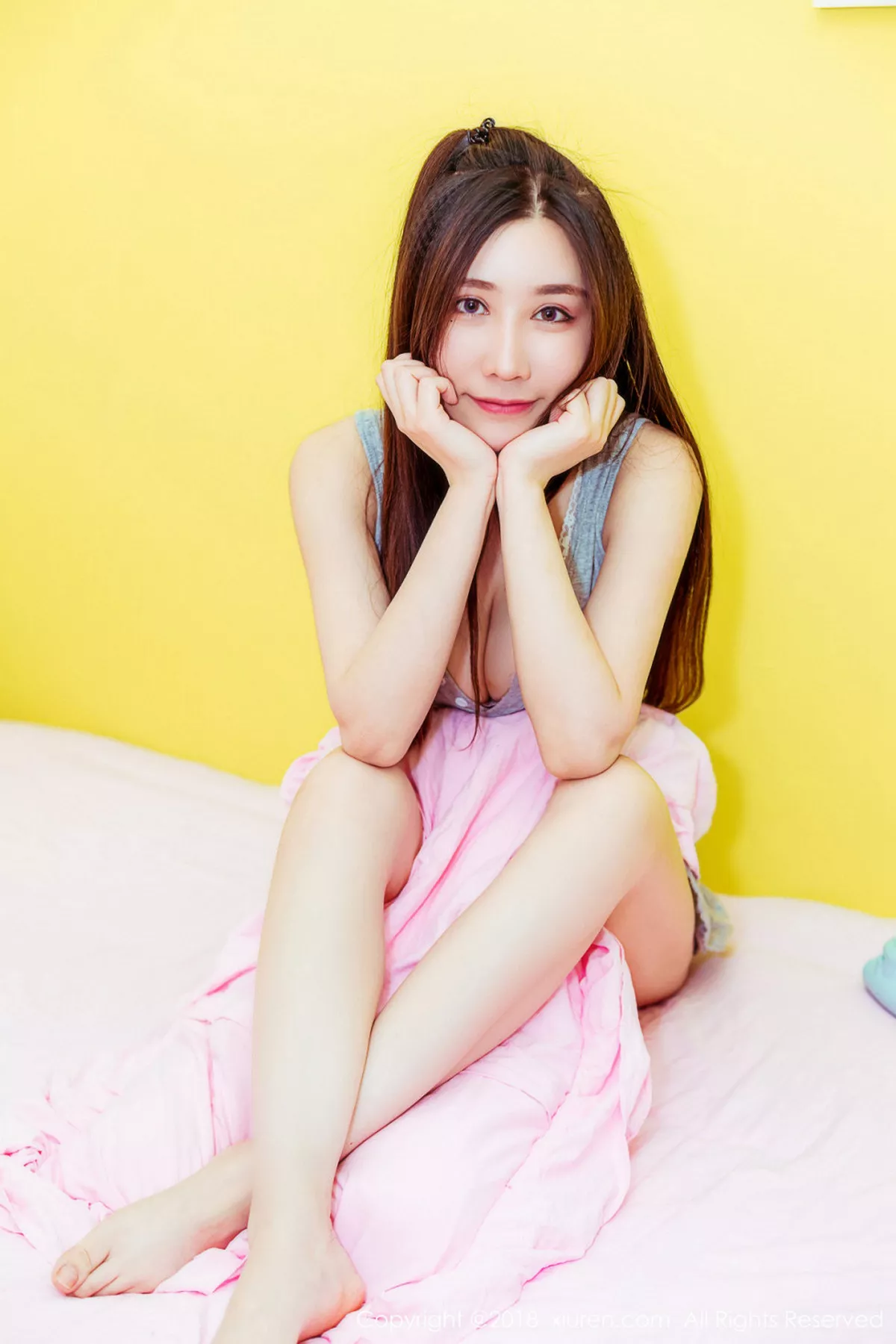 秀人集.com_[XiuRen秀人网]No.959_嫩模美昕Yumi吊带牛仔连身裙秀滑嫩肌肤完美身材性感写真83P