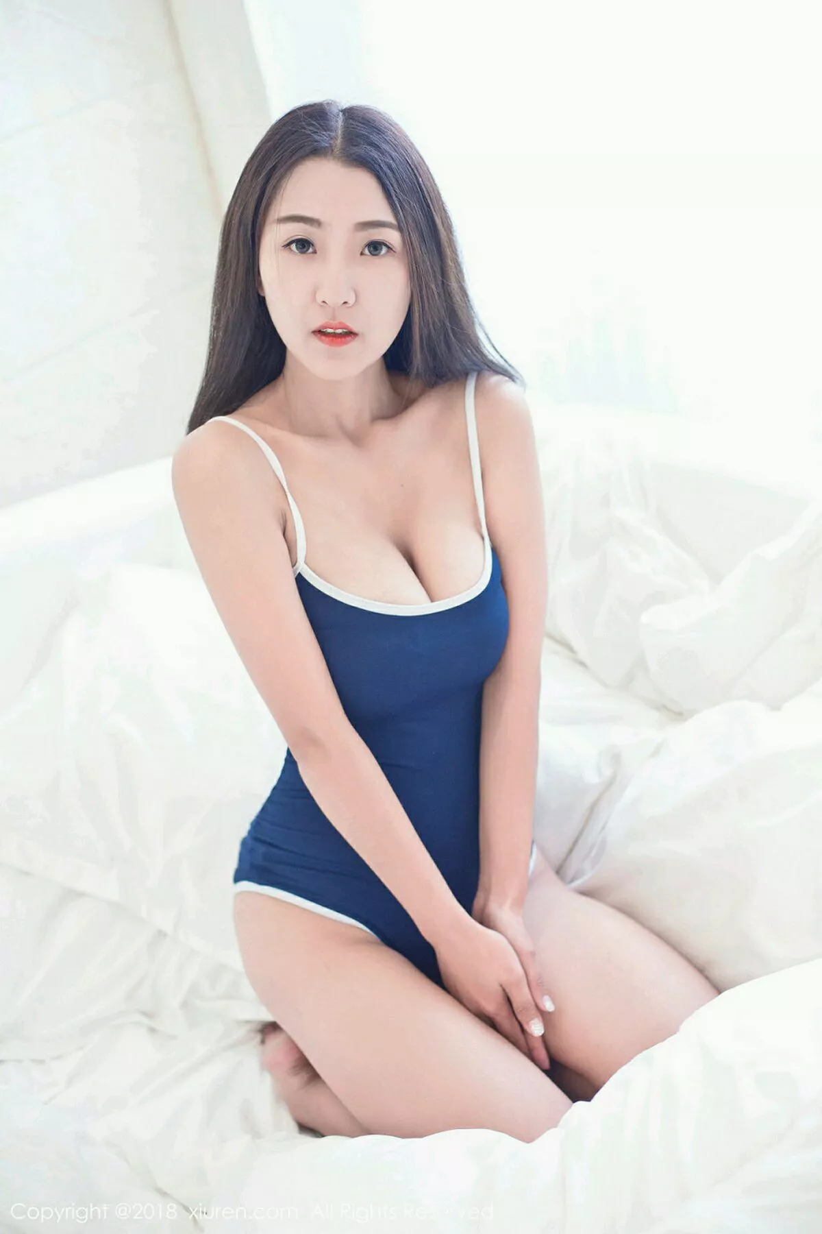 秀人集.com_[XiuRen秀人网]No.964_高挑嫩模七月Julie私房低胸连体服+蕾丝浴室湿身诱惑写真48P