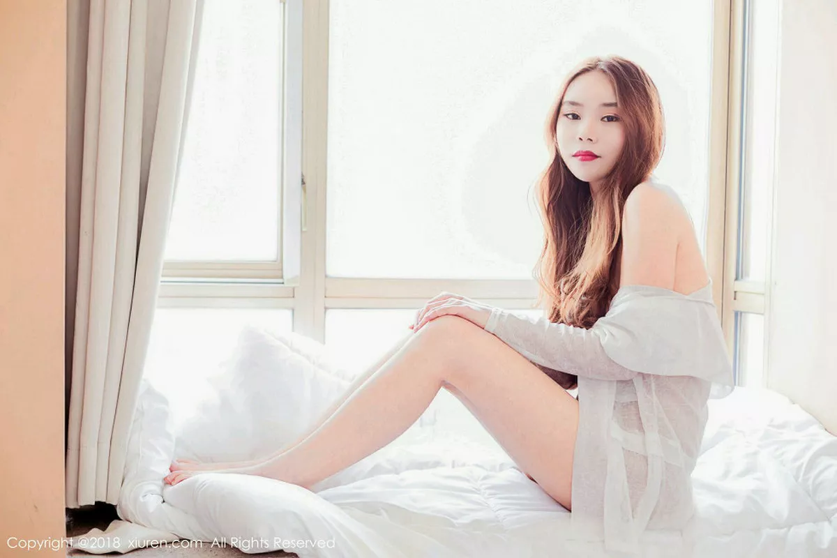 秀人集.com_[XiuRen秀人网]No.972_新人妹子小曼miki居家真空白衬衣半脱秀豪乳露点火辣诱惑写真60P