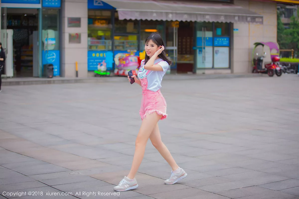 秀人集.com_[XiuRen秀人网]No.1026_嫩模艾栗栗居家黑色蕾丝内衣+户外清新美腿魅惑写真42P