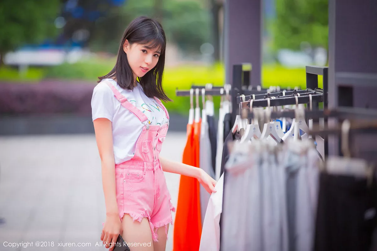 秀人集.com_[XiuRen秀人网]No.1026_嫩模艾栗栗居家黑色蕾丝内衣+户外清新美腿魅惑写真42P