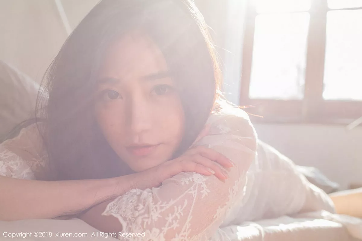 秀人集.com_[XiuRen秀人网]No.1024_女神许诺Sabrina居家早安女友系列床上慵懒迷人写真82P