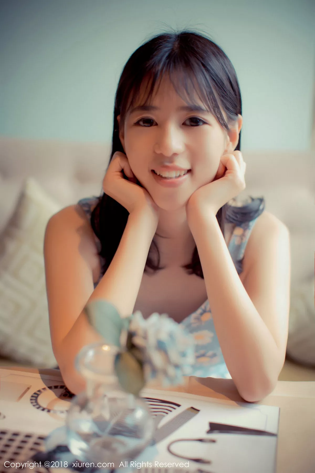 秀人集.com_[XiuRen秀人网]No.1057_嫩模艾栗栗居家床上黑色蕾丝内衣灯光下撩人诱惑写真48P