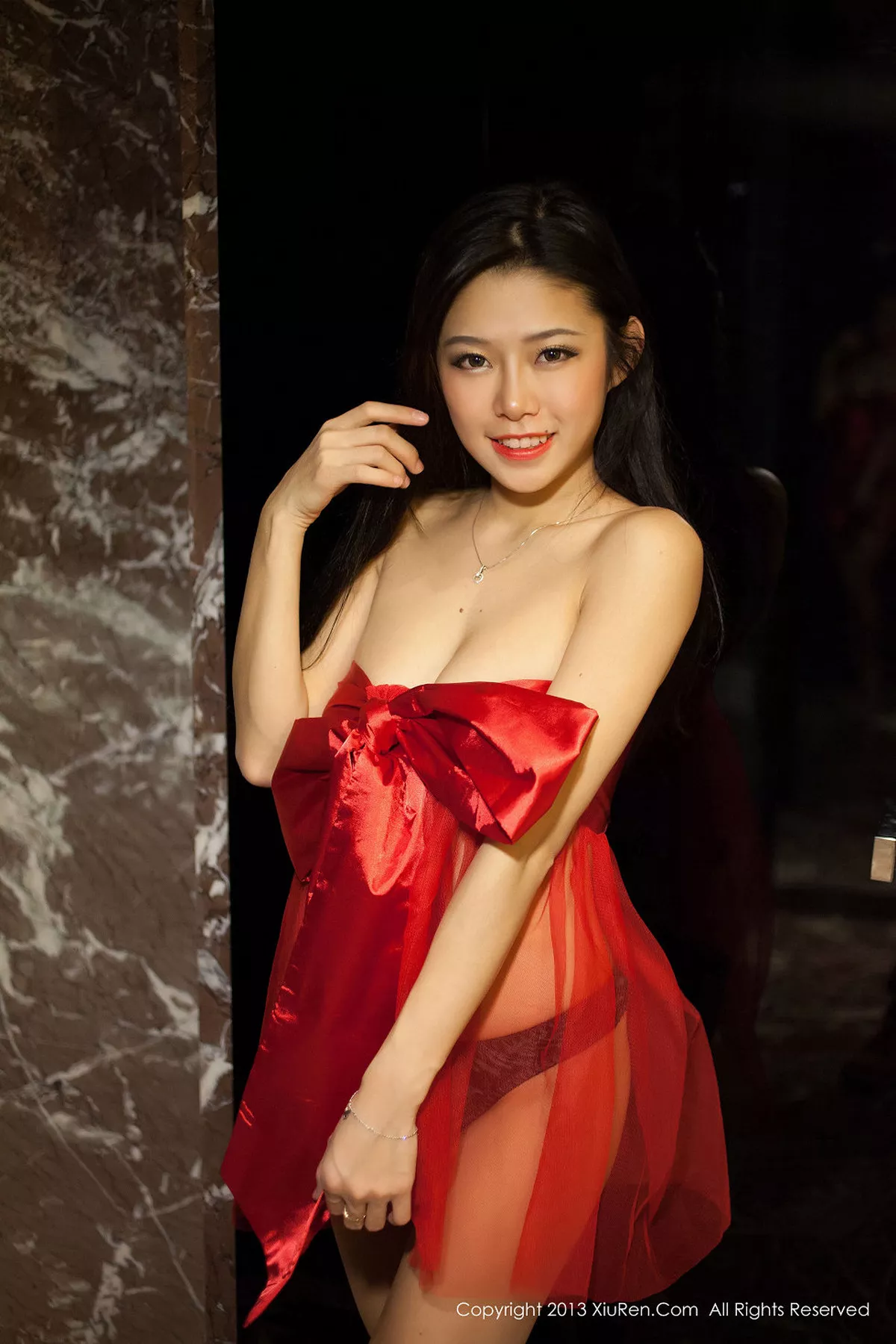 秀人集.com_[XiuRen秀人网]No.070_嫩模luvian本能红色薄纱透视秀美胸撩人诱惑写真70P