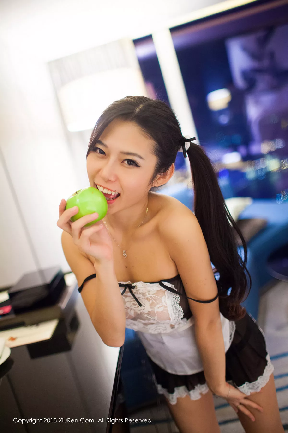 秀人集.com_[XiuRen秀人网]No.076_嫩模luvian本能透明红纱下诱人酮体撩人诱惑写真82P