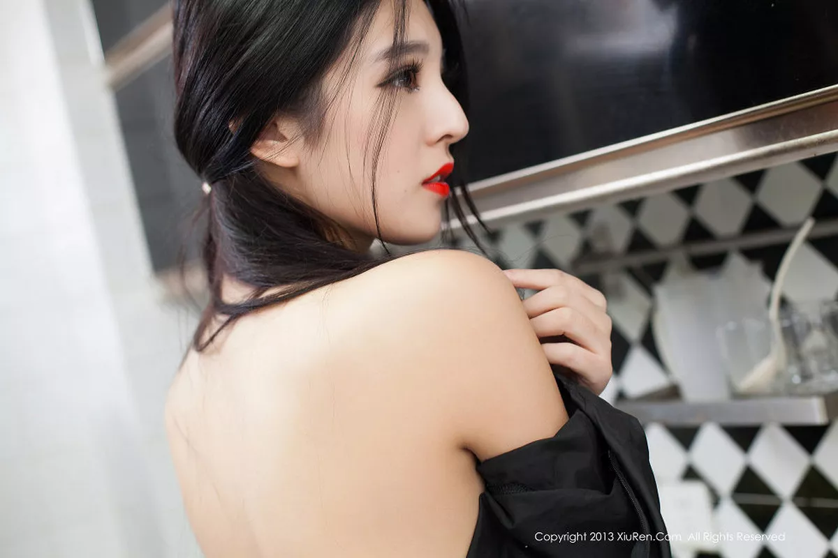 秀人集.com_[XiuRen秀人网]No.066_绝美女神陈大榕黑色女仆装性感厨娘系列写真秀110P