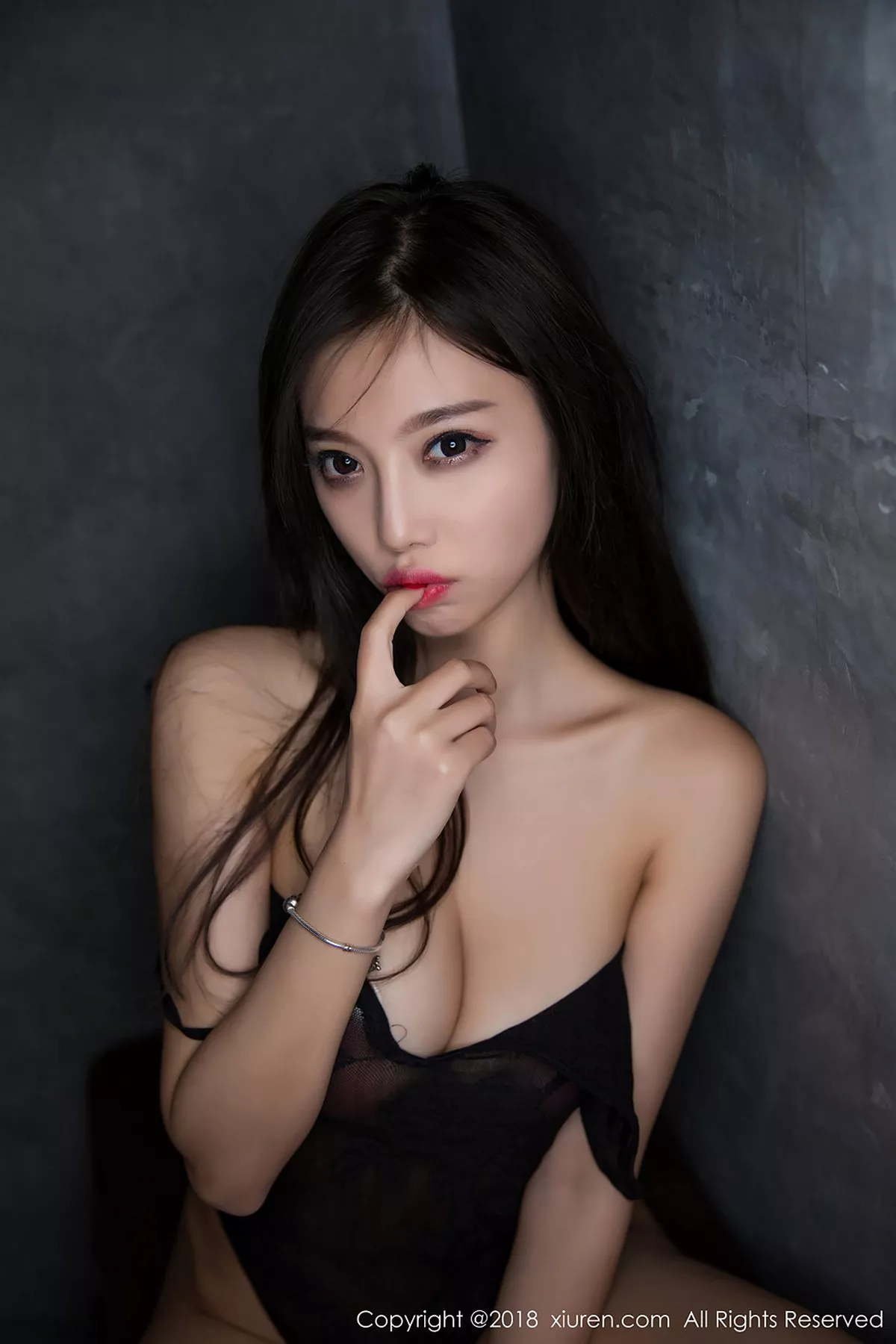 秀人集.com_[XiuRen秀人网]No.1169_女神杨晨晨sugar桌球上黑色缕空内衣露乳贴撩人诱惑写真64P