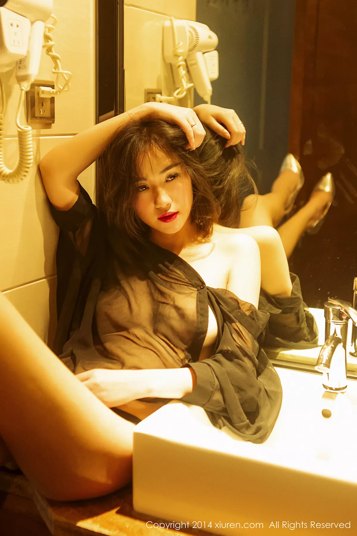 秀人集.com_[XiuRen秀人网]No.206_模特美女MAGIC羞涩闺房内衣秀妩媚迷人写真52P