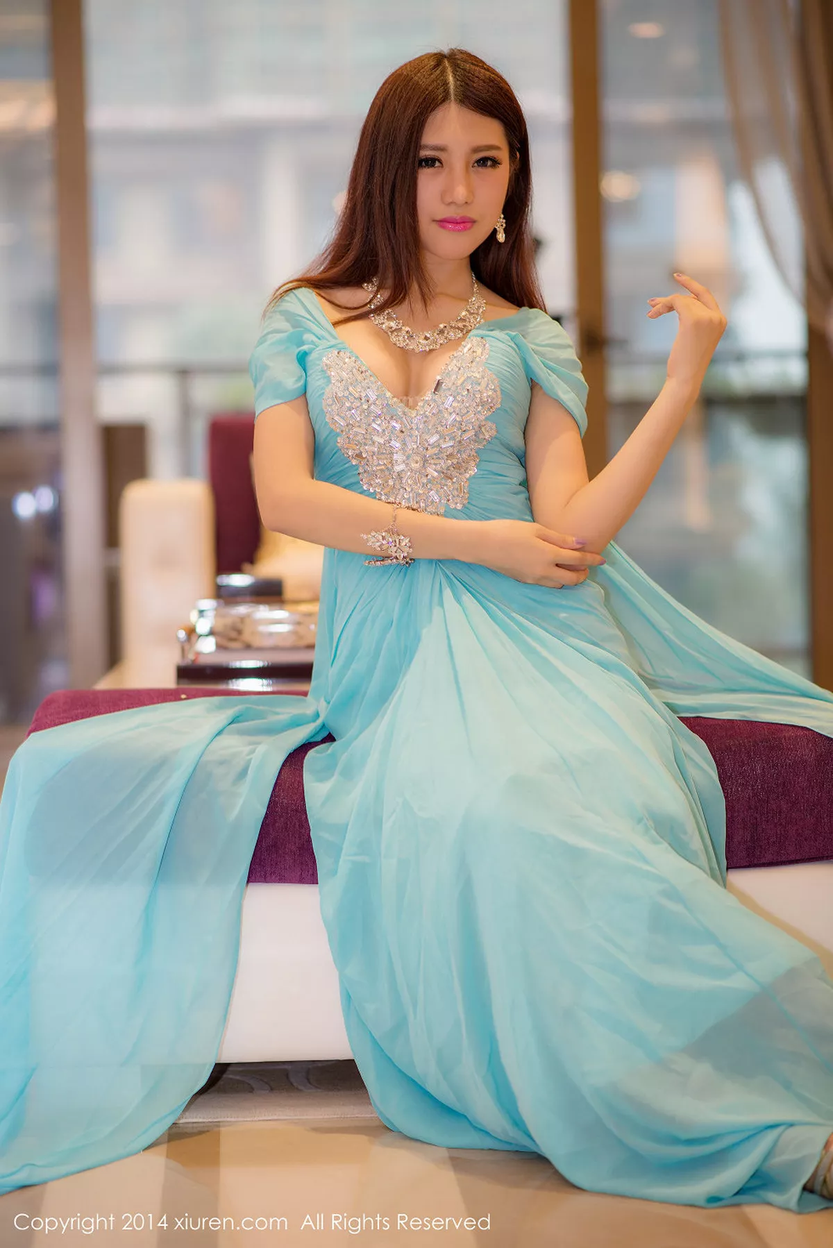 秀人集.com_[XiuRen秀人网]No.166_车模绮里嘉ula居家私房内衣系列露点诱惑写真70P