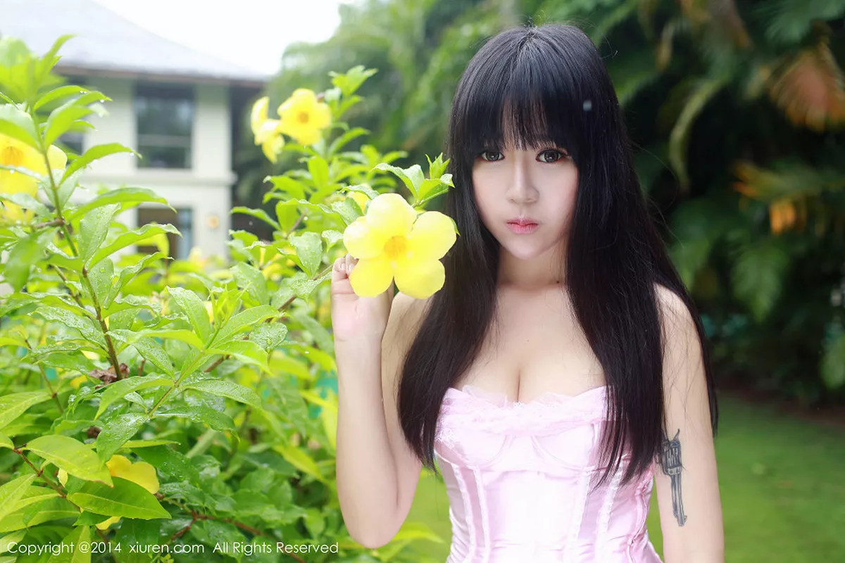 秀人集.com_[XiuRen秀人网]No.215_萝莉嫩模八宝icey三亚旅拍性感内衣系列童颜巨乳诱惑写真77P