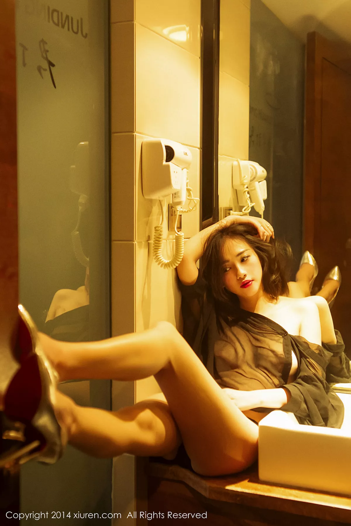 秀人集.com_[XiuRen秀人网]No.206_模特美女MAGIC羞涩闺房内衣秀妩媚迷人写真52P