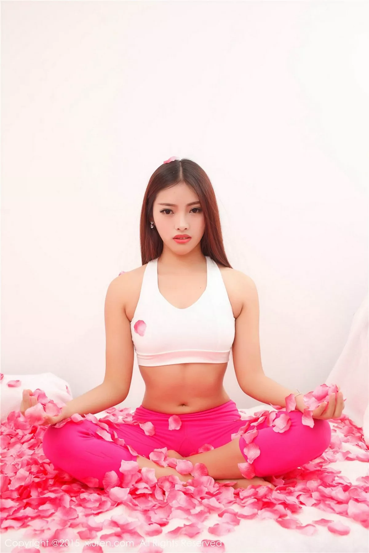 秀人集.com_[XiuRen秀人网]No.310_职业模特Rose尹冰雅花丛中大尺度全裸人体艺术诱惑写真92P