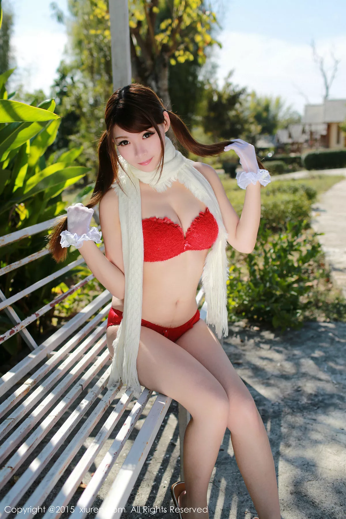 秀人集.com_[XiuRen秀人网]No.307_秀人嫩模MARA醬泰国旅拍户外红色比基尼内衣诱惑写真50P