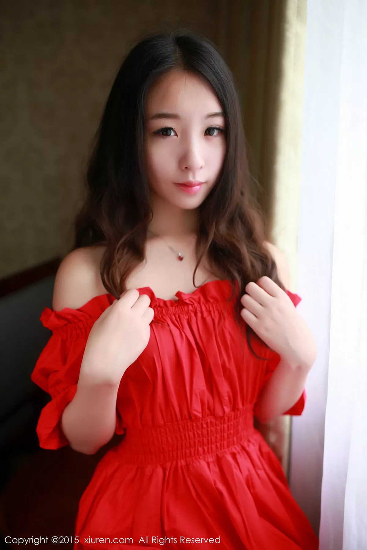 秀人集.com_[XiuRen秀人网]No.347_学生妹子梓萱Crystal抹胸连衣裙秀苗条身材性感黑丝写真60P