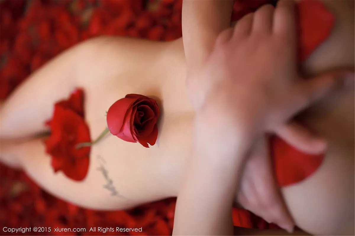 秀人集.com_[XiuRen秀人网]No.276_嫩模CyberJelly霜爷黑色蕾丝内衣玫瑰花香艳诱惑写真63P