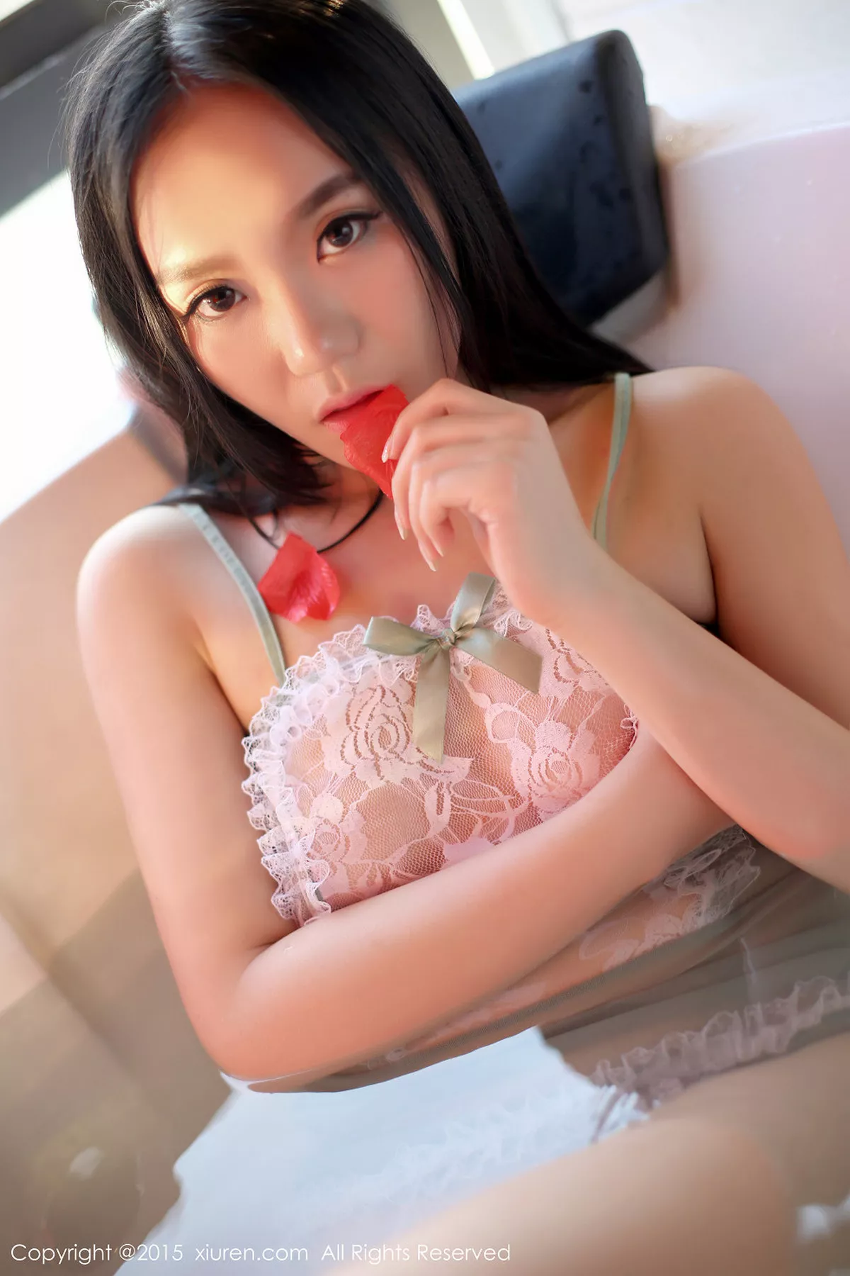 秀人集.com_[XiuRen秀人网]No.343_模特Jennifer小若居家私房抚摸双乳极致诱惑写真66P
