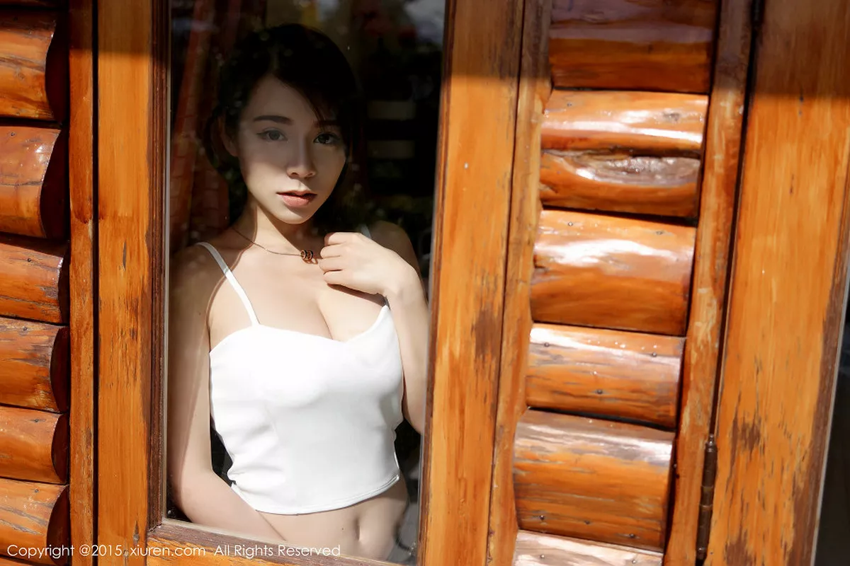 秀人集.com_[XiuRen秀人网]No.292_大胸嫩模vetiver嘉宝贝儿牛仔短裤白色上衣性感写真50P