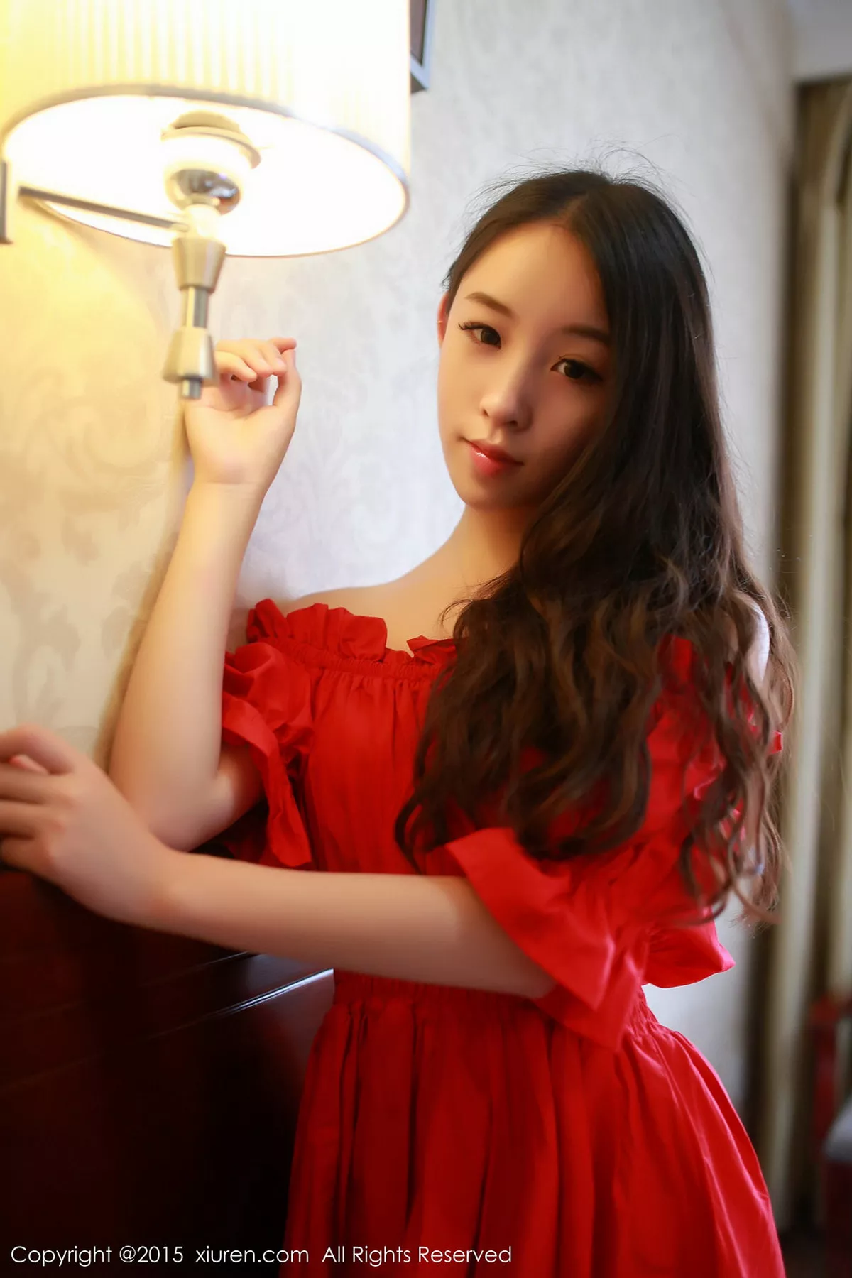 秀人集.com_[XiuRen秀人网]No.347_学生妹子梓萱Crystal抹胸连衣裙秀苗条身材性感黑丝写真60P