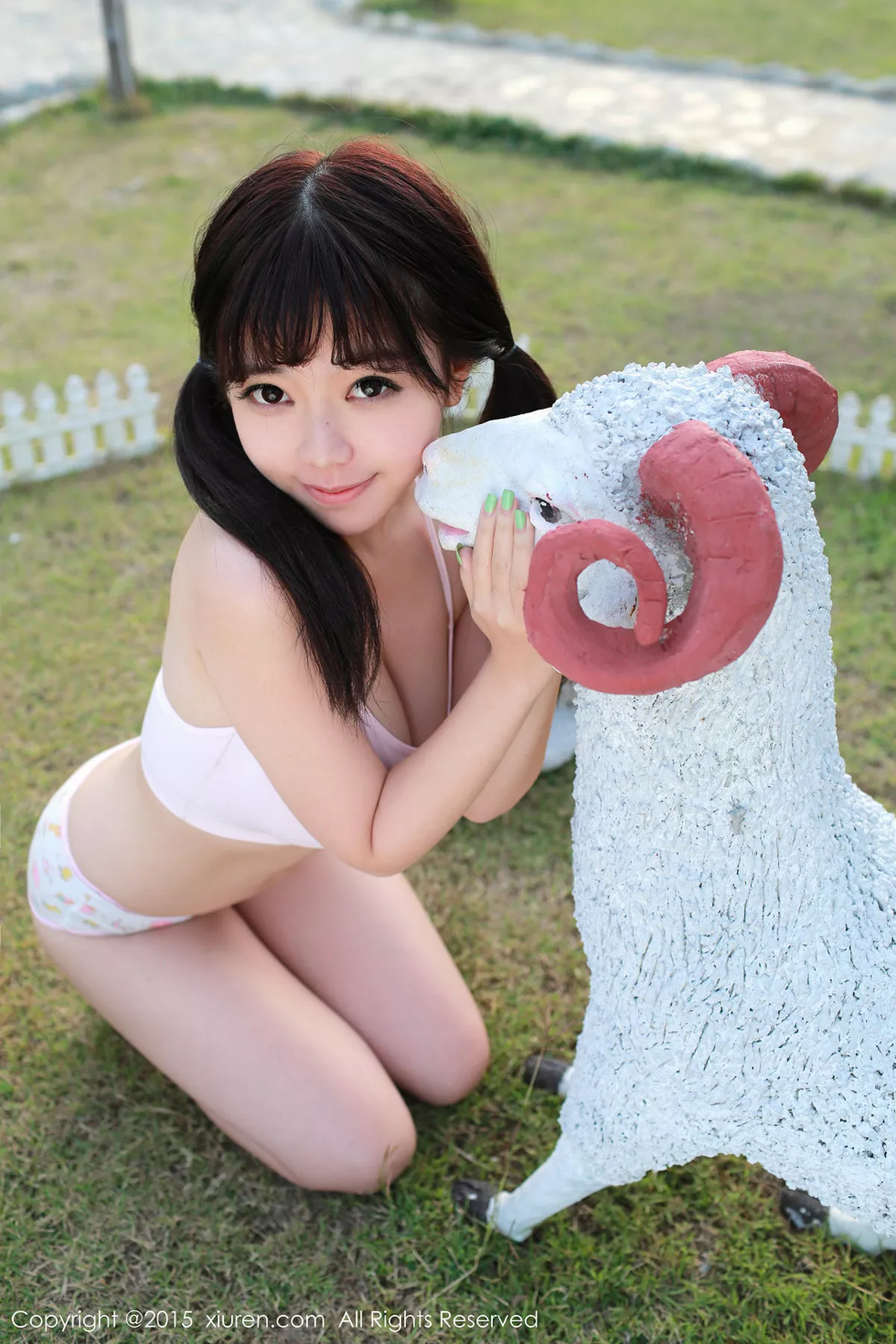 秀人集.com_[XiuRen秀人网]No.291_嫩模刘飞儿Faye泰国清迈旅拍白色内衣秀丰满美乳诱惑写真53P