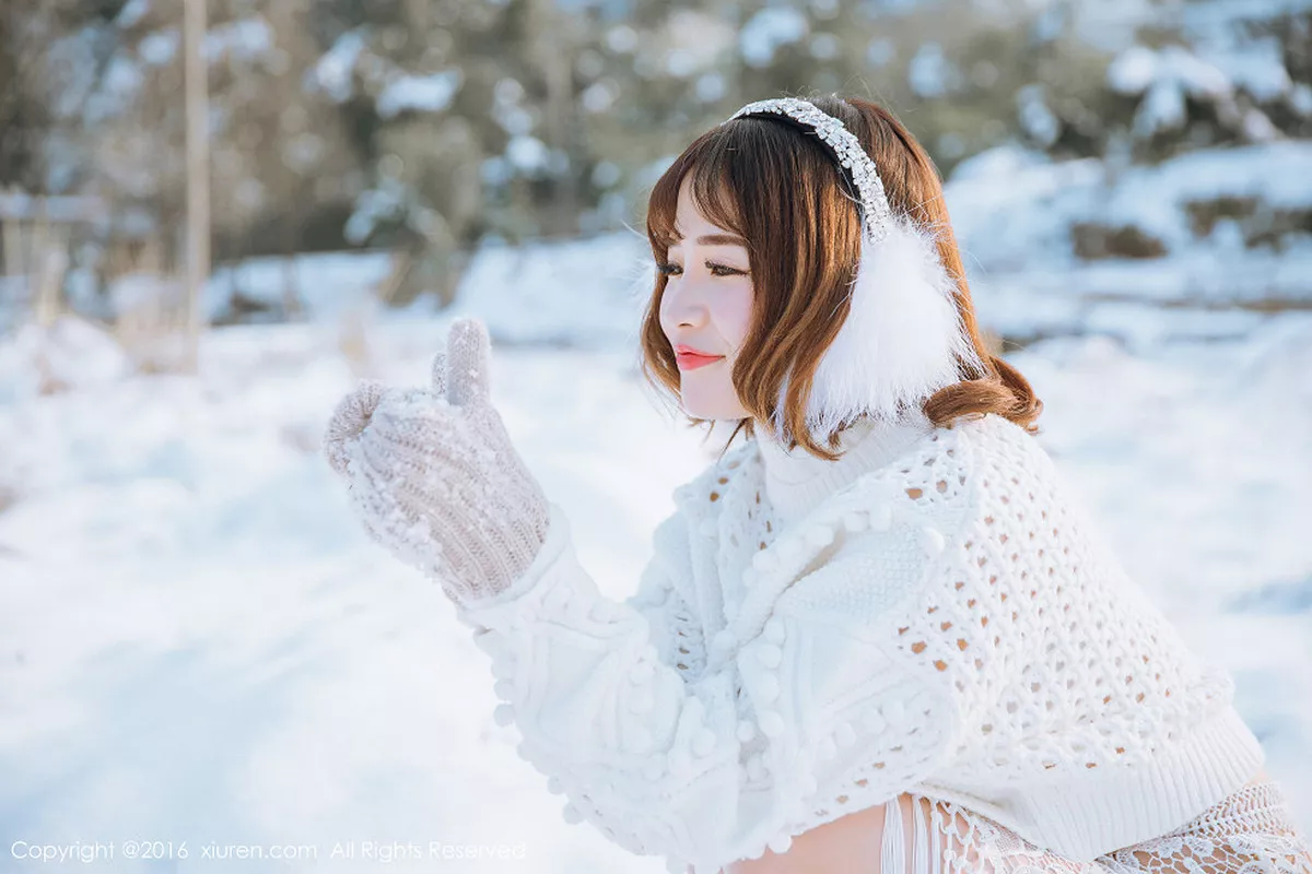 秀人集.com_[XiuRen秀人网]No.484_嫩模徐cake雪地里白色缕空毛衣美丽冻人秀豪乳写真35P
