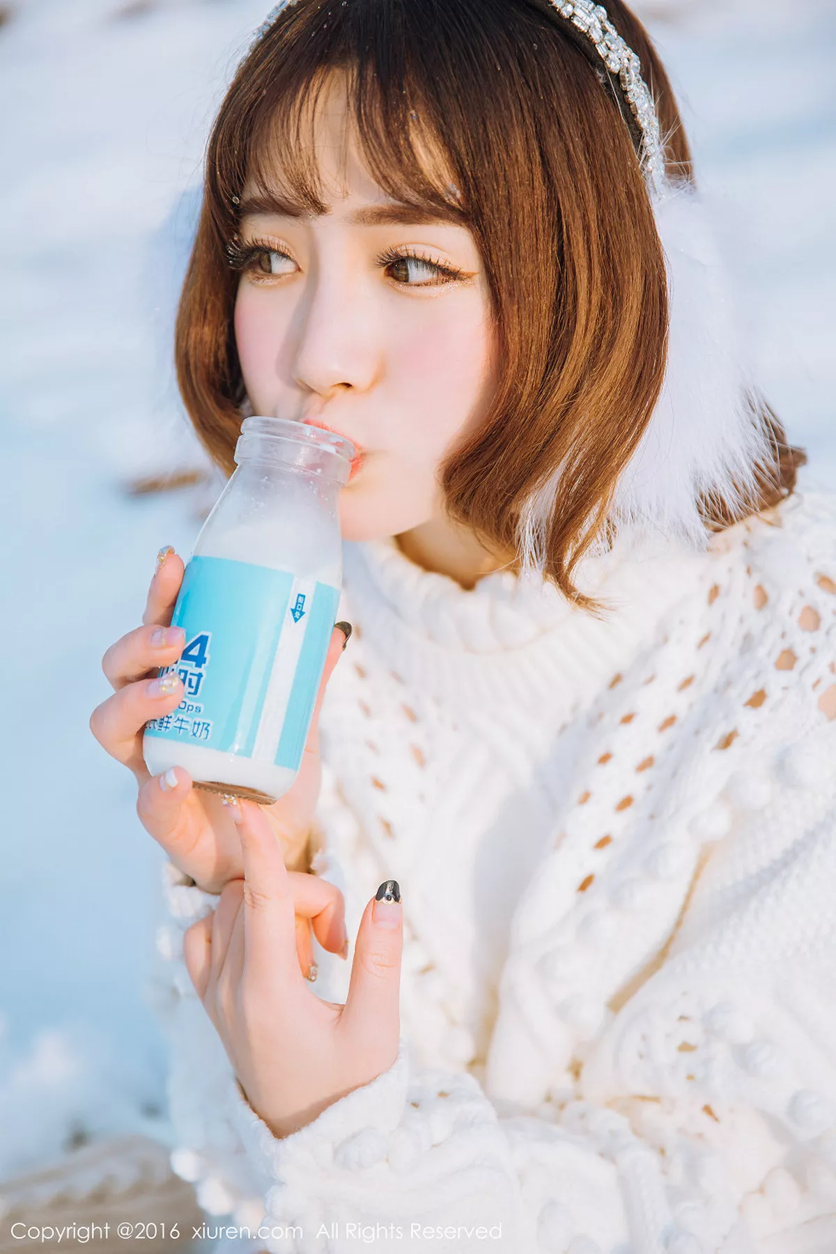 秀人集.com_[XiuRen秀人网]No.484_嫩模徐cake雪地里白色缕空毛衣美丽冻人秀豪乳写真35P