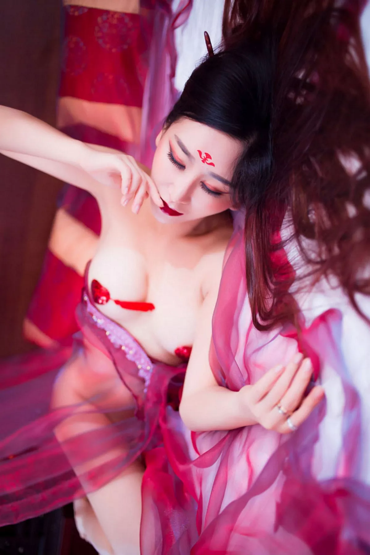 秀人集.com_[XiuRen秀人网]No.382_嫩模邹晶晶《花千骨魔化》COS七夕福利红色小内裤诱惑写真57P