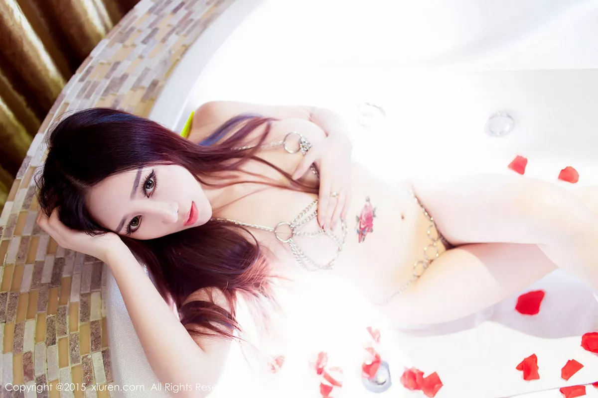 秀人集.com_[XiuRen秀人网]No.411_嫩模邹晶晶女王红色内衣秀美乳丁字裤美腿诱惑写真49P