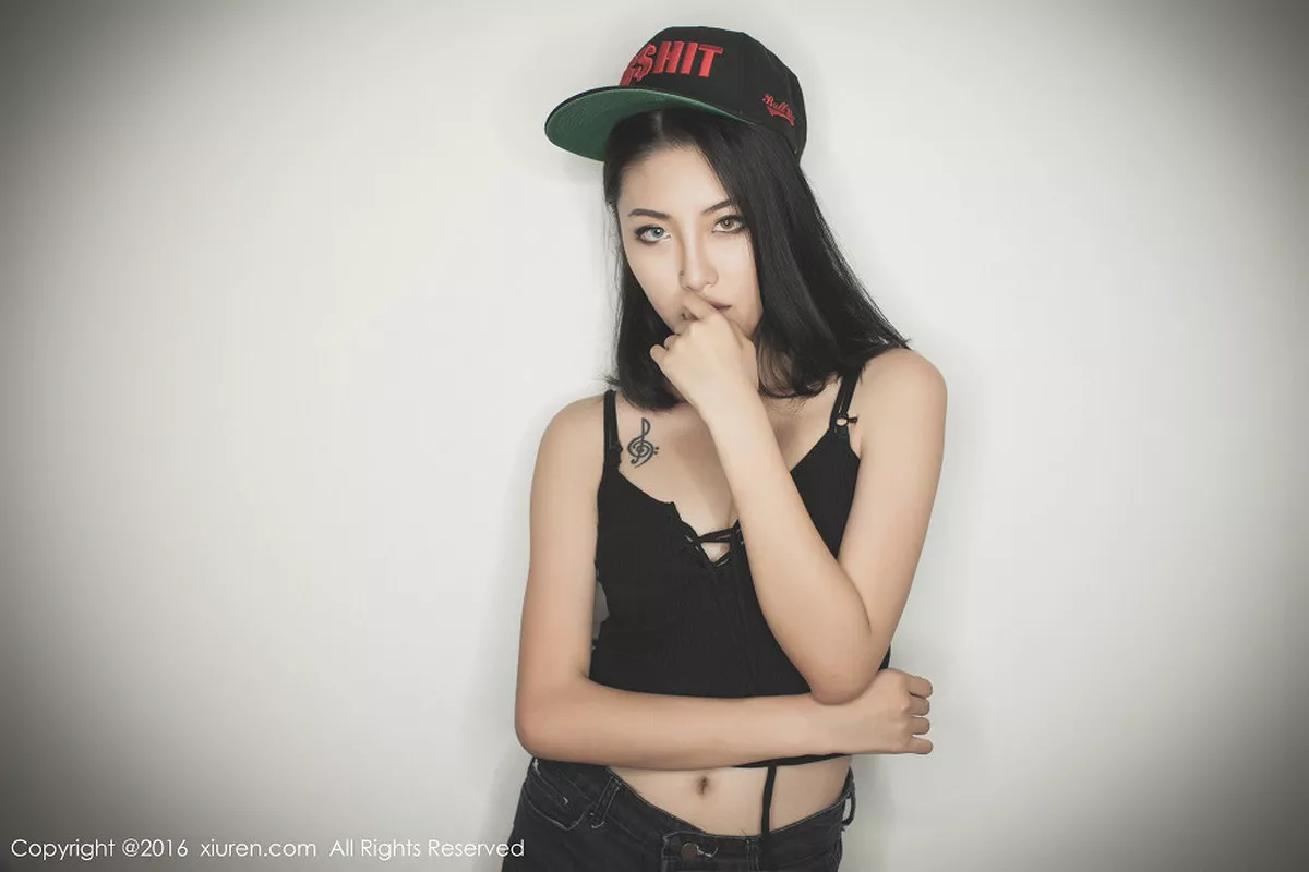 秀人集.com_[XiuRen秀人网]No.617_嫩模BOBO_xk牛仔热裤秀完美身材狐媚双眼冷艳迷人写真49P