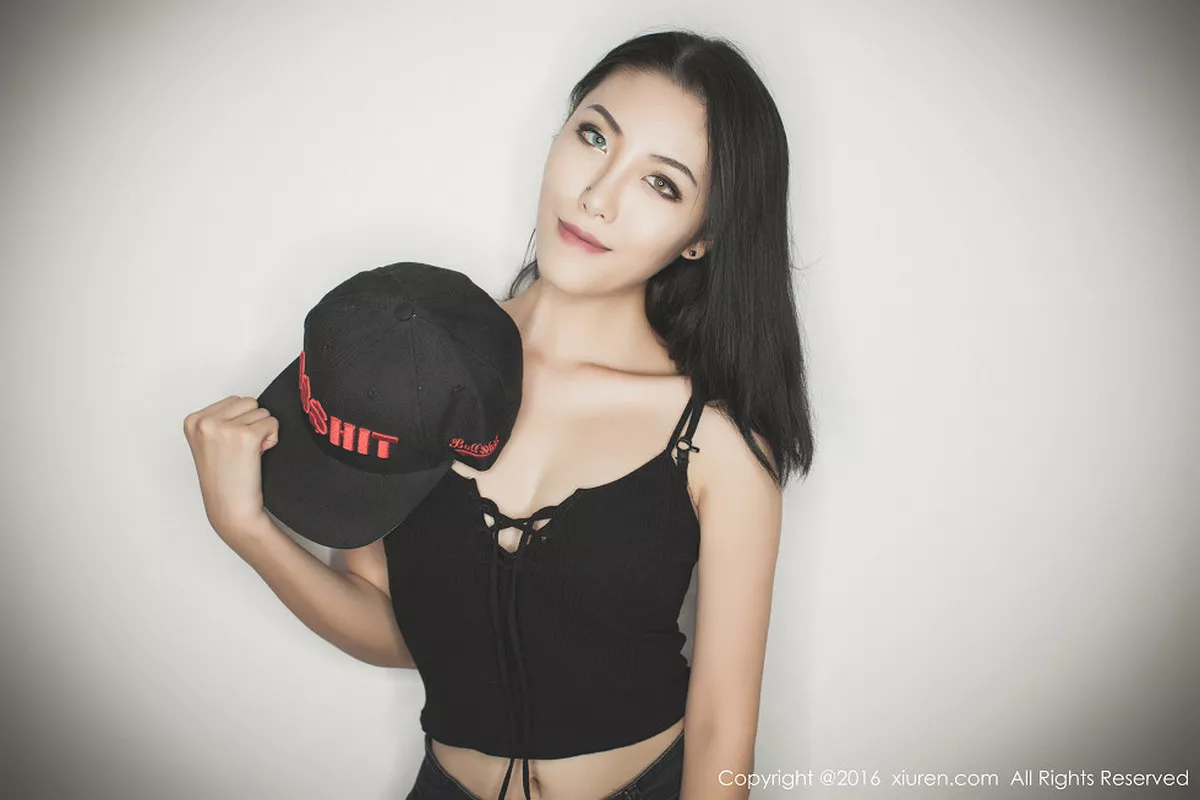 秀人集.com_[XiuRen秀人网]No.617_嫩模BOBO_xk牛仔热裤秀完美身材狐媚双眼冷艳迷人写真49P