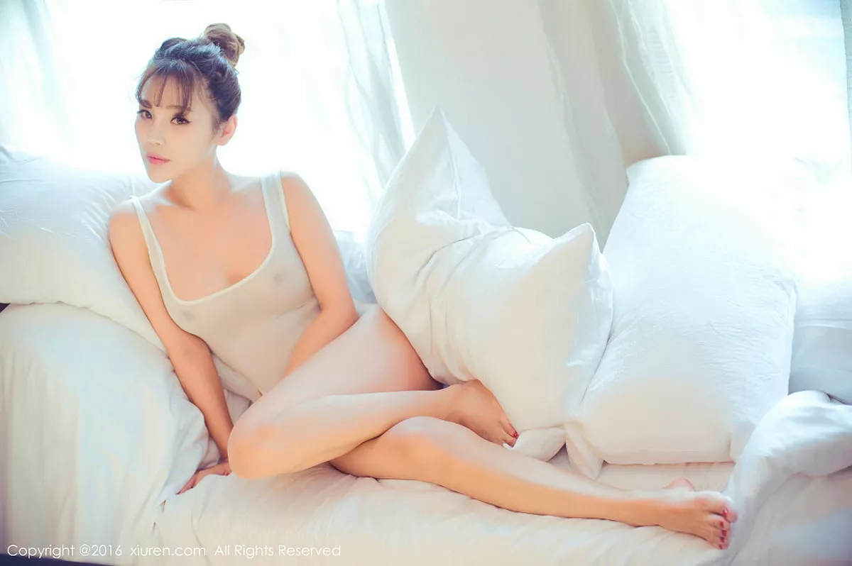 秀人集.com_[XiuRen秀人网]No.633_嫩模周予然居家私房高叉透视泳衣秀酥胸豪乳完美身材性感写真62P