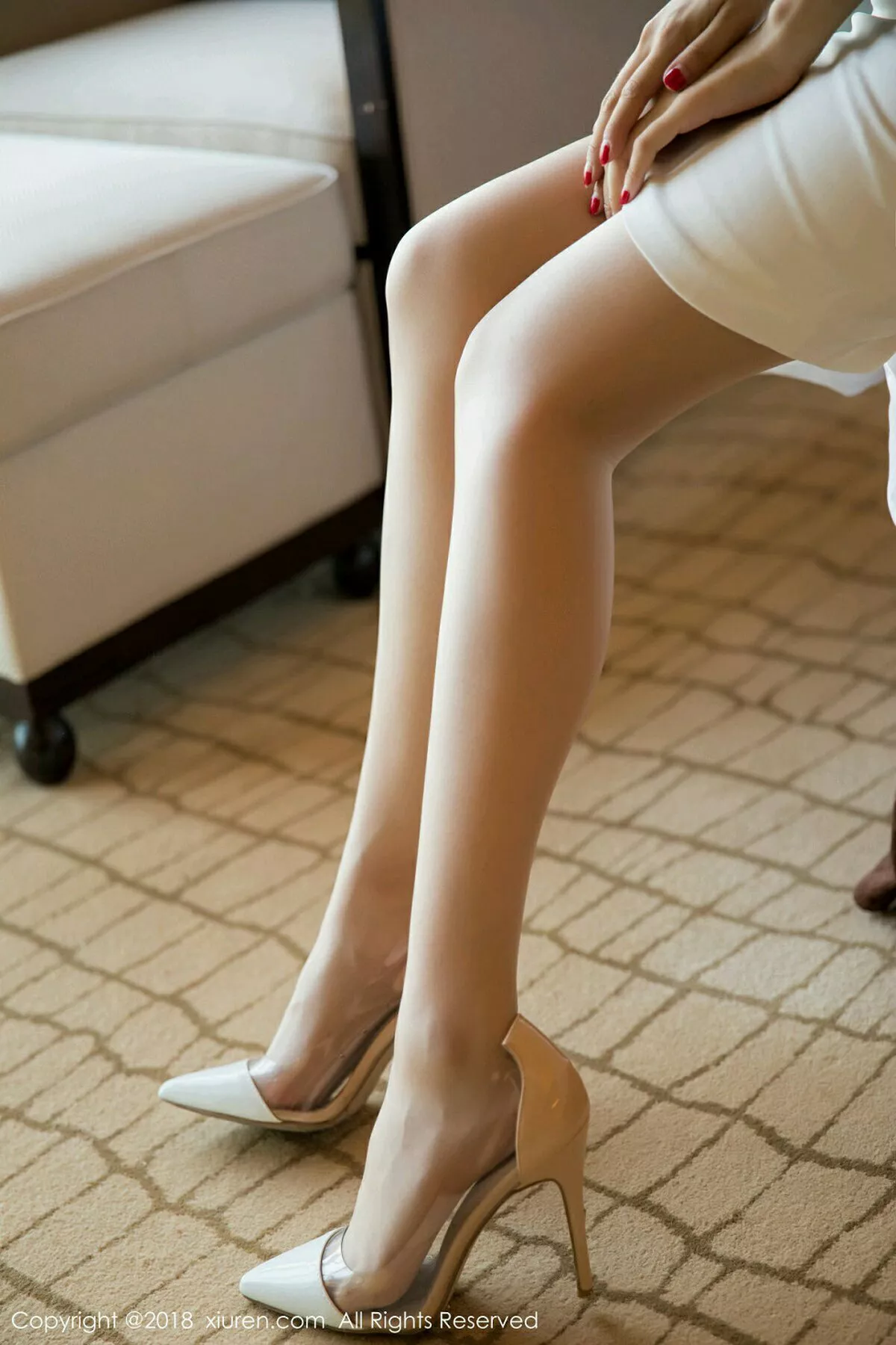 秀人集.com_[XiuRen秀人网]No.1209_女神Angela小热巴私房性感秘书OL制服配蕾丝内衣诱惑写真51P