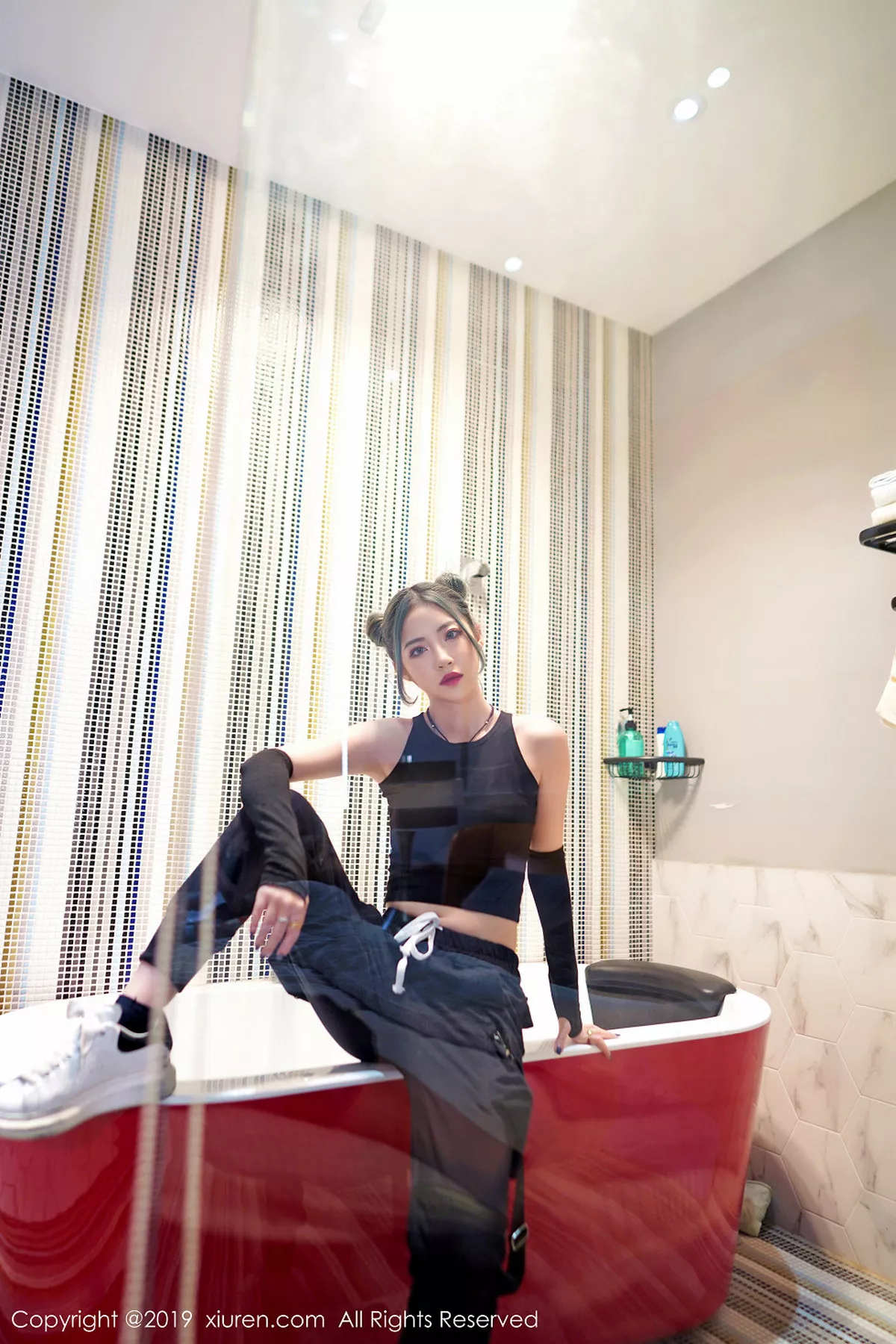 秀人集.com_[XiuRen秀人网]No.1644_嫩模贾诗晗居家私房性感黑色内衣秀完美身材修长美腿迷人写真50P